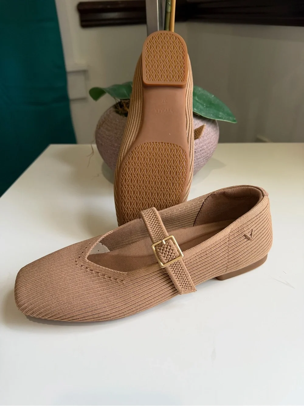 VIVAIA Margot Mary Jane Square Toe Flats - Nutmeg / Beige (Size EU 37 / US 6.5)